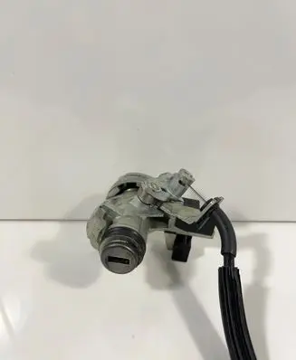 Audi A6 S6 C6 4F Tailgate exterior lock 8E0827573C
