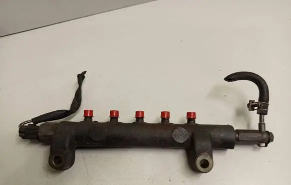 Nissan X-Trail T30 Fuel main line pipe