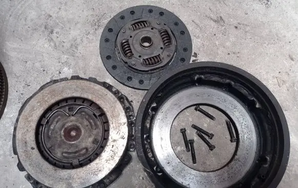 Volkswagen Golf IV Clutch set kit 027105273d
