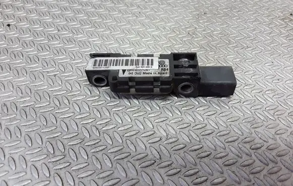 Volkswagen Phaeton Airbag deployment crash/impact sensor 7L0909606D