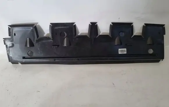 Audi Q7 4M Radiator mount bracket 4M0121286F