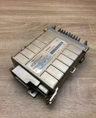 Volkswagen Golf III Engine control unit/module ECU 893907383B 0285007061