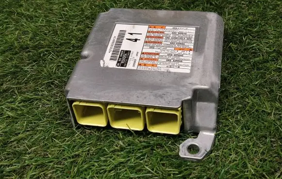 Toyota Camry VIII XV70 Airbag control unit/module 8917033A81 1521000500