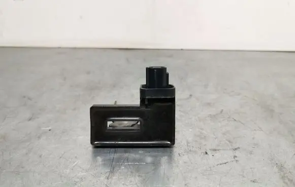 Toyota RAV 4 (XA40) Battery relay fuse 1314000093 2885028040