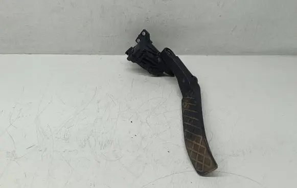 Volkswagen Touareg I Accelerator throttle pedal 7L6723507 6PV00777024