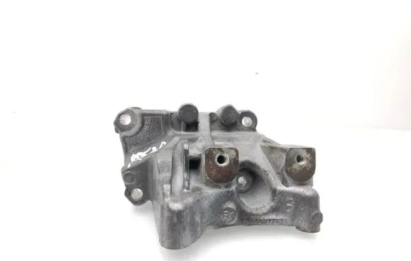 Peugeot 508 Engine mounting bracket 9656597780