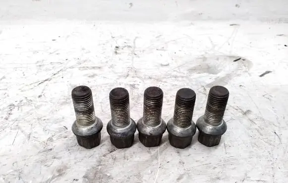 Volkswagen Tiguan Nuts/bolts 