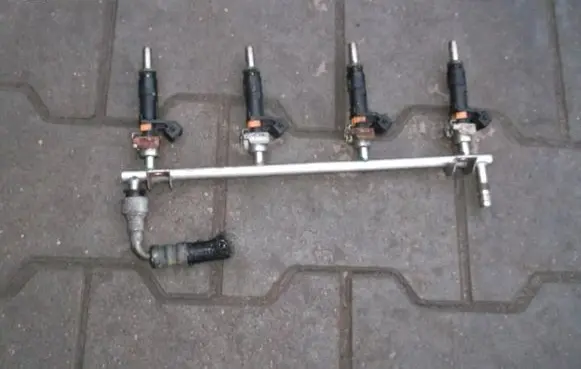 Fuel main line pipe