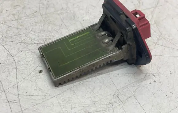 Hyundai H-1, Starex, Satellite Heater blower fan relay 