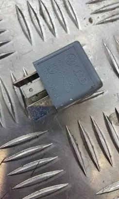Audi A6 S6 C6 4F Other relay 8D0951253