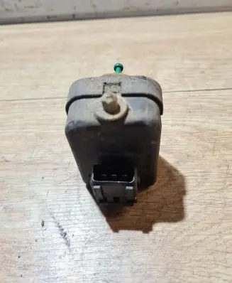 Headlight level adjustment motor