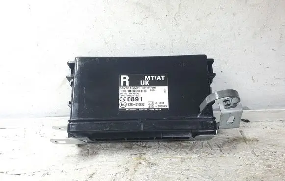Subaru Legacy Comfort/convenience module 88281AG691