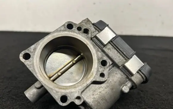 Volkswagen Golf VII Throttle valve 03F133062B