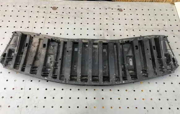 Nissan Note (E12) Engine splash shield/under tray