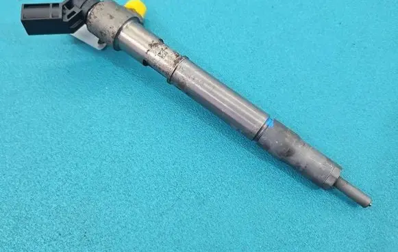 Hyundai i30 Fuel injector 338002U000 IMPRK1567138