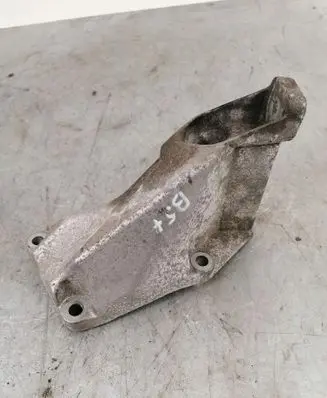 Volkswagen PASSAT B5.5 Engine mounting bracket