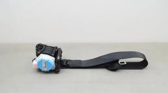Mercedes-Benz B W246 W242 Front seatbelt A2468602685