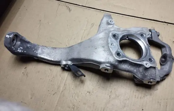 Honda Legend Front wheel hub spindle knuckle