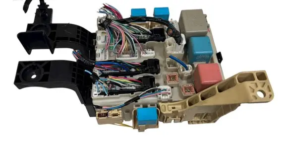 Toyota Urban Cruiser (XP110) Fuse box set 8273052F30 9H170458 1087