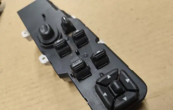 Jeep Grand Cherokee Electric window control switch 56042280AB