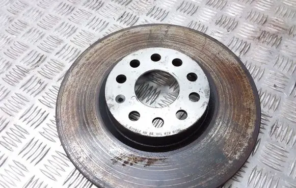 Volkswagen PASSAT B7 Front brake disc