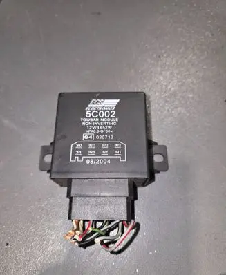 Volkswagen Golf Plus Tow bar relay 5C002 E4020712 PA66GF30