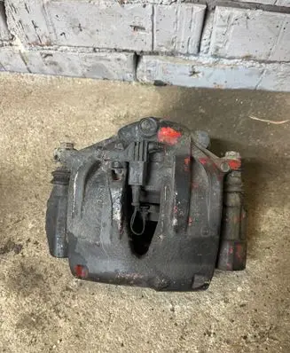 Mercedes-Benz E W211 Front brake caliper Z06028295