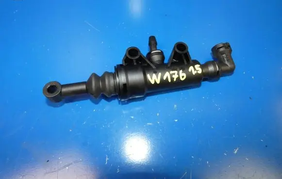 Mercedes-Benz A W176 Clutch slave cylinder 