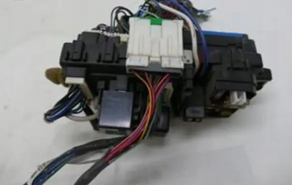 Mitsubishi Colt Fuse box set MR19457