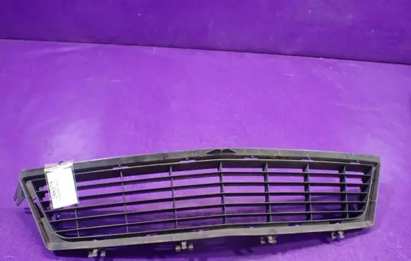 Opel Tigra B Front bumper lower grill 93162183