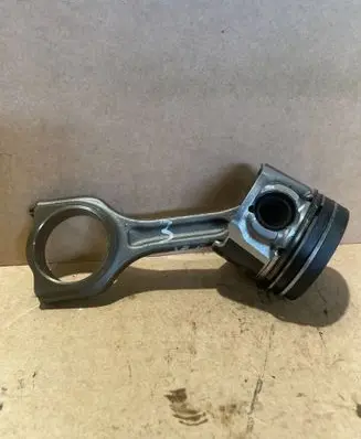 Peugeot 508 RXH Piston with connecting rod 
