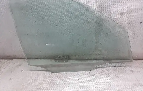 Mercedes-Benz ML W163 Front door window glass four-door