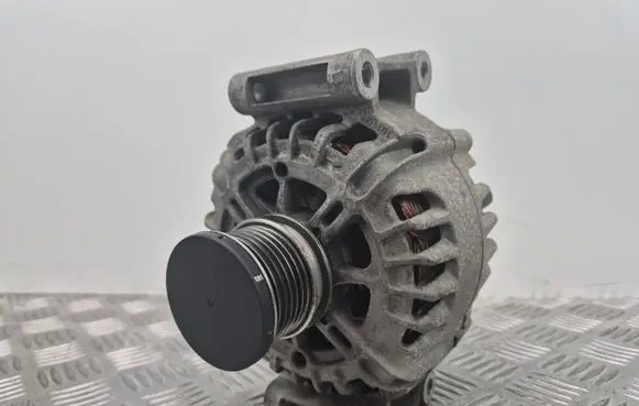 Mercedes-Benz SLK R172 Generator/alternator A0141541402 2605420A 211014738