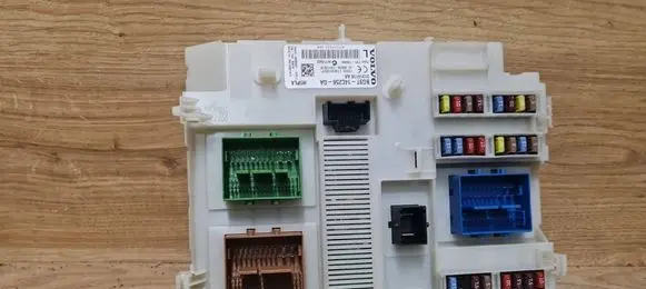 Volvo XC60 Fuse module BG9T14C256GA 31314116AA