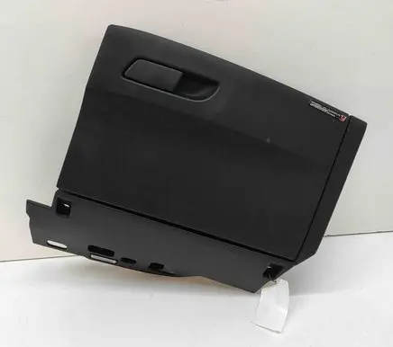 Glove box