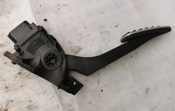 Land Rover Evoque I Accelerator throttle pedal C95YE03 6PV01083441 01122011
