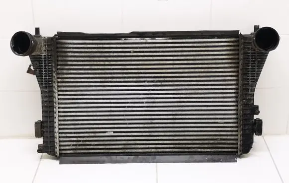 Volkswagen PASSAT B6 Intercooler radiator 3C0145805F