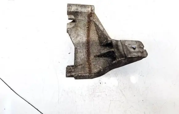 Opel Vectra B Engine mounting bracket 94010b
