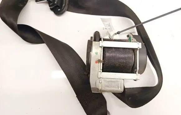 Skoda Octavia Mk2 (1Z) Front seatbelt 1Z0857701B