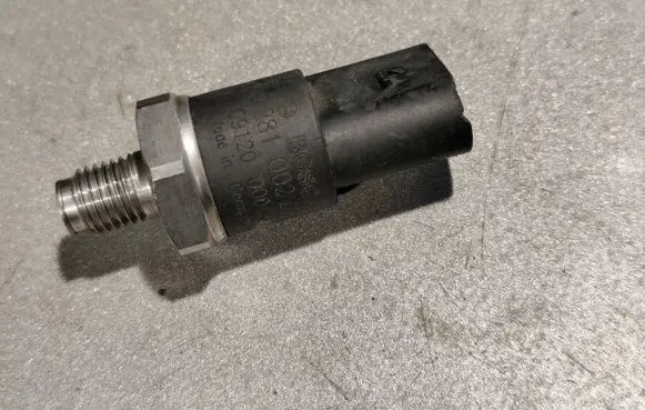 Jeep Grand Cherokee (WJ) Fuel pressure sensor 0281002239