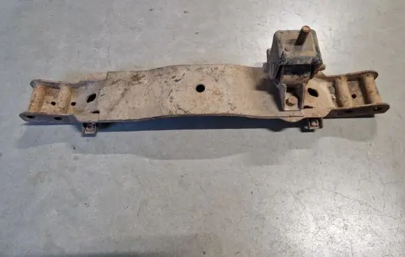 Mitsubishi L200 Gearbox mounting bracket