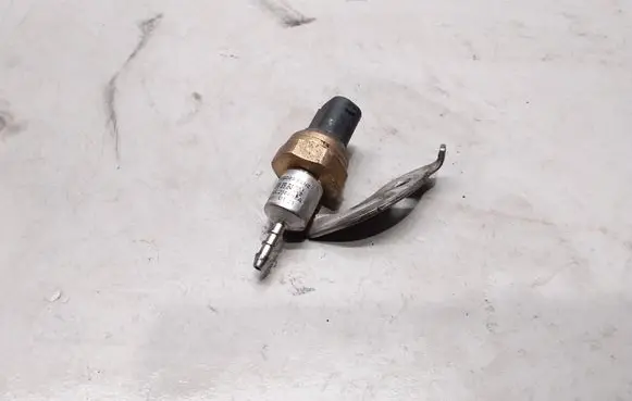 Fuel pressure sensor