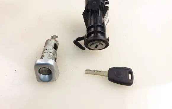 Fiat Bravo Ignition lock 61083600