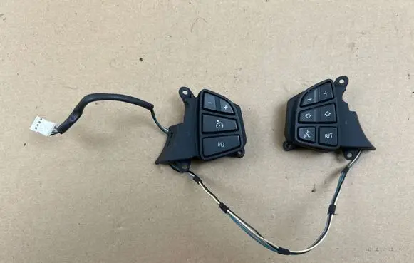 BMW X3 E83 Steering wheel buttons/switches 6929935
