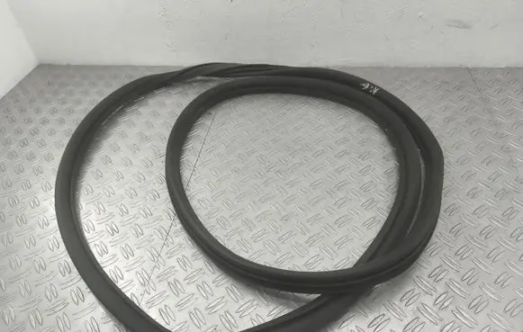 Seat Alhambra (Mk2) Rear door rubber seal (on body) 