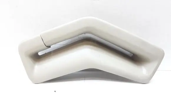 Volvo V70 Seat belt trim 