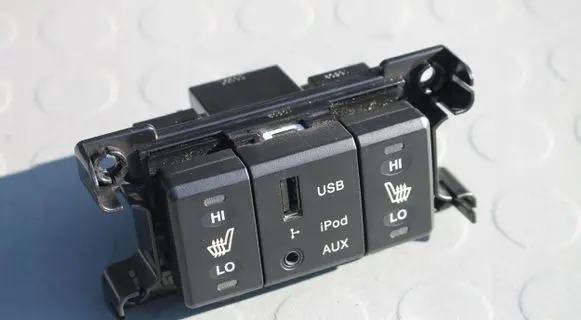 Hyundai Santa Fe Tailgate/trunk/boot open switch 861202B000