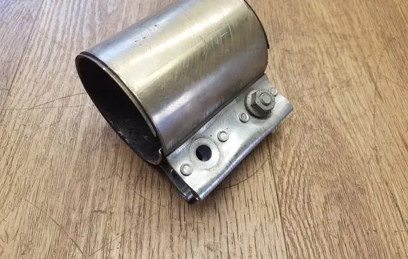 Porsche Macan (95B) Muffler pipe connector clamp 1K0253141AA