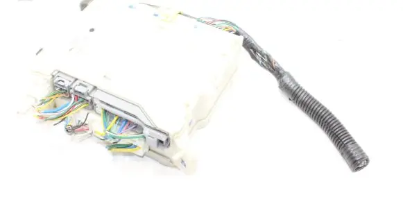 Lexus GS 300 350 430 450H Fuse module 805050060