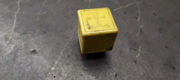 Land Rover Freelander Fuel pump relay YWB10012